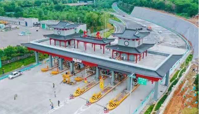 山西建投機(jī)械化集團(tuán)承建的長治市上黨收費(fèi)站正式通車