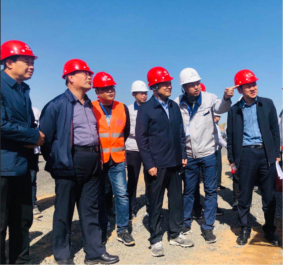 晉城市副市長(zhǎng)王宏微在山西建投國(guó)道342晉城過境段工程項(xiàng)目現(xiàn)場(chǎng)辦公