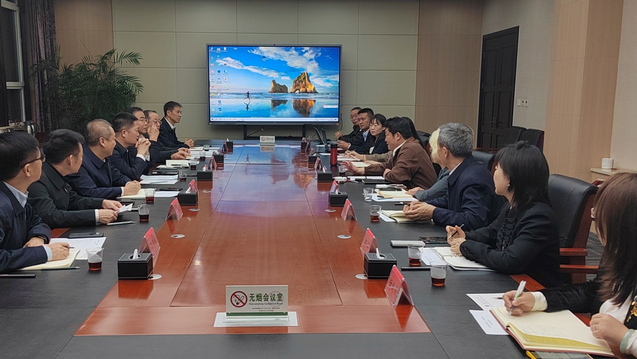 山西建投集團(tuán)與太原康培集團(tuán)舉行工作會(huì)談