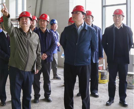 省委統(tǒng)戰(zhàn)部領(lǐng)導(dǎo)來建投集團(tuán)承建的山西社會主義學(xué)院新校區(qū)建設(shè)工程項目檢查指導(dǎo)工作