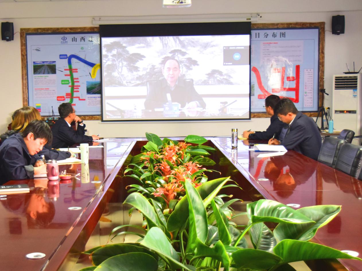 山西建投晉中指揮部組織收聽并系統(tǒng)學(xué)習(xí)貫徹黨的十九屆五中全會精神省國資委宣講團宣講報告會